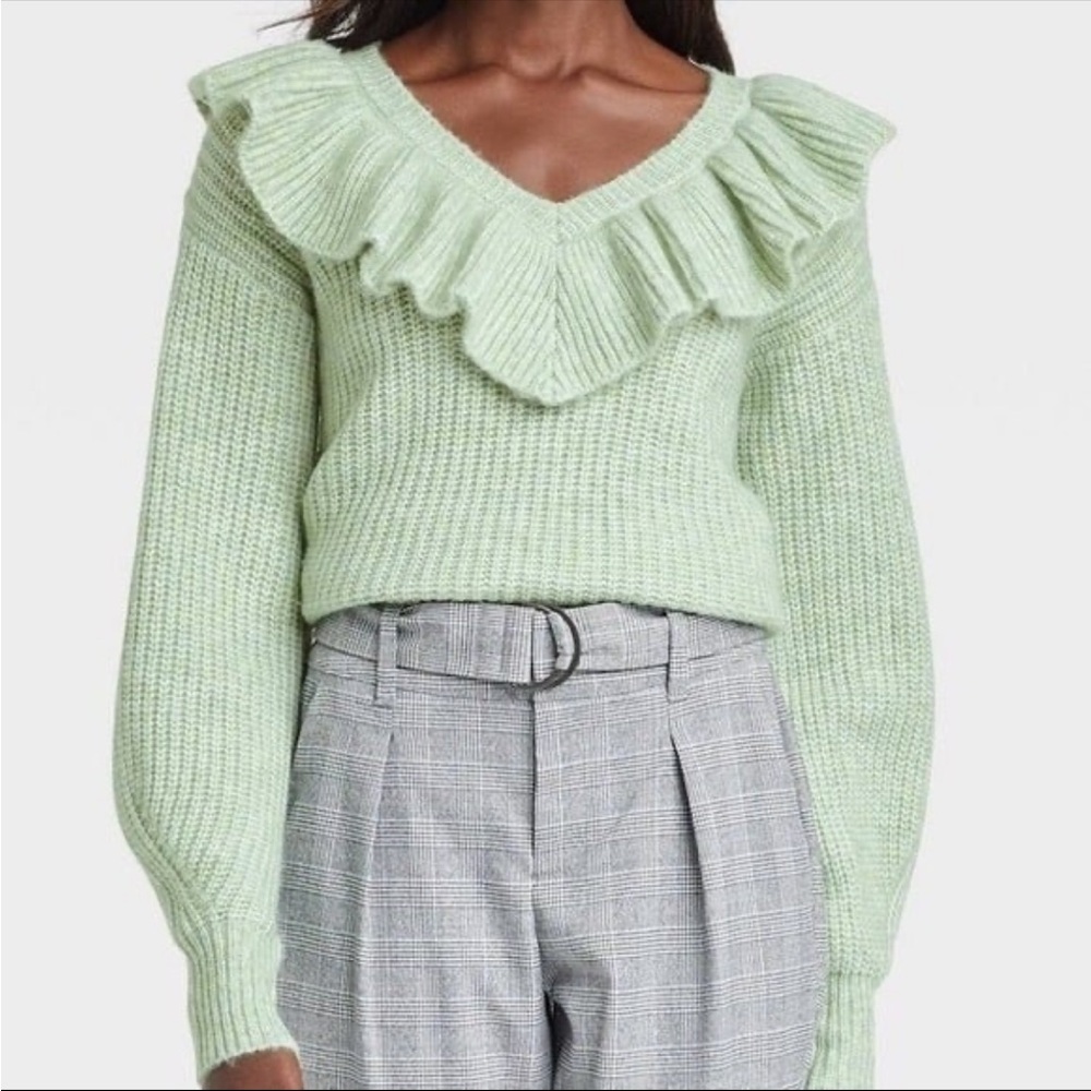 V neck ruffle sweater a new day green small